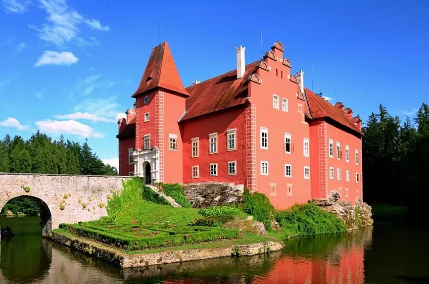 Zámek Červená Lhota