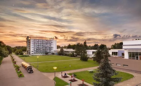 Lázně Aurora a lázeňský park